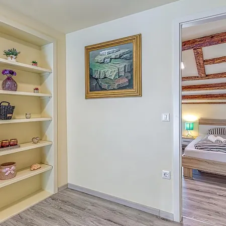 Nikola 公寓 波雷奇