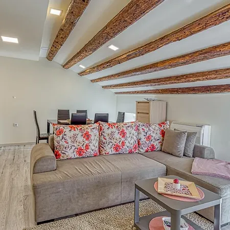 Nikola Apartment Poreč